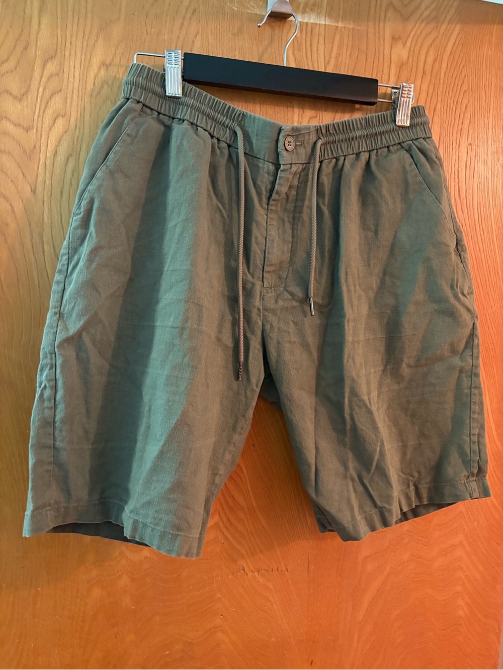 Givenchy Men's Olive Drawstring Linen-Blend Shorts L